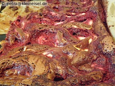 Traumhafte Brownies mit Himbeeren und Frischkäse