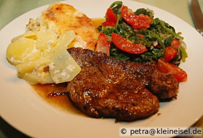 Pfingstessen: Rinderfilet, Bruschetta-Spinat und Kartoffelgratin