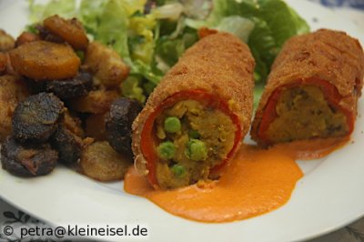 Fleischlos glücklich mit gefüllter Paprika