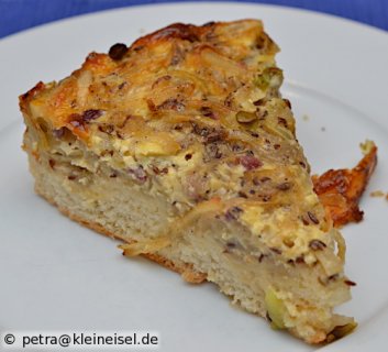 Zwiebelkuchen und Tarte mit geröstetem Blumenkohl